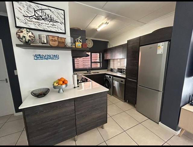 3 BEDROOM APARTMENT FOR SALE IN GREENSTONE HILL